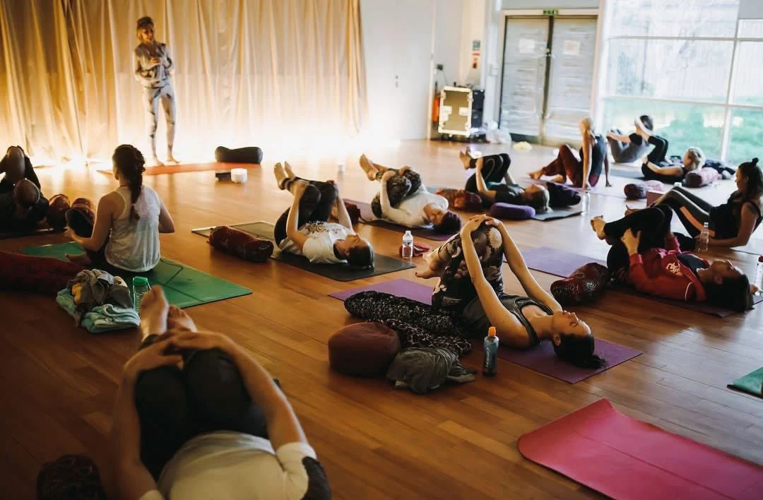 Vinyasa Flow + Yin Yoga (Alle niveaus)