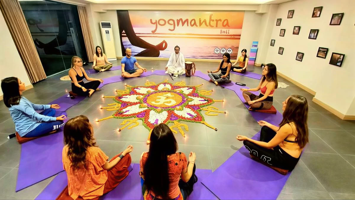 200 uur yoga-lerarenopleiding in Bali met gratis zakenvisum