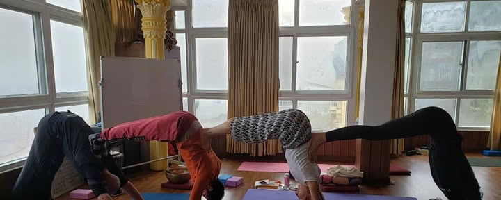 Een maand yogaretraite in Nepal