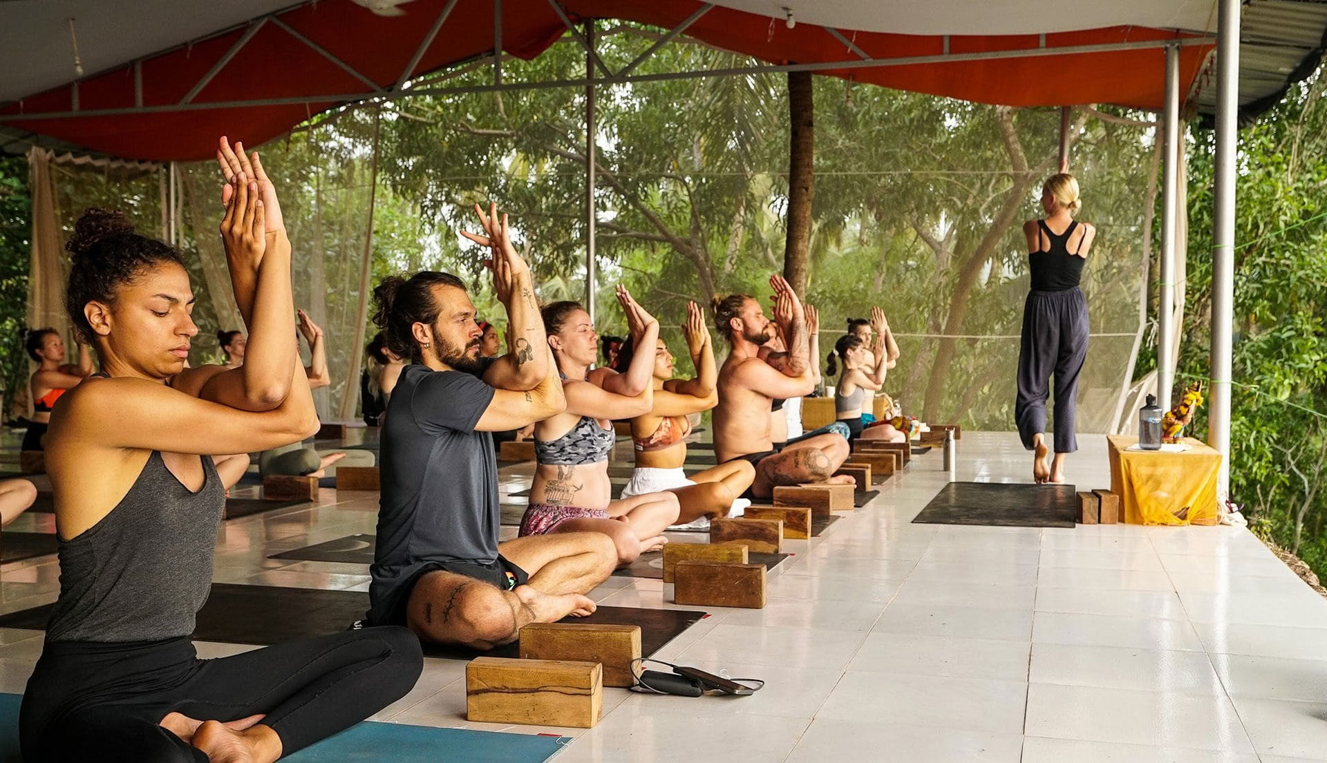300-uurs Vinyasa Flow Gevorderde Yoga TTC – India