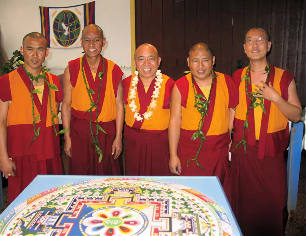 Thee & Gesprek met Nechung Choktrul Rinpoche