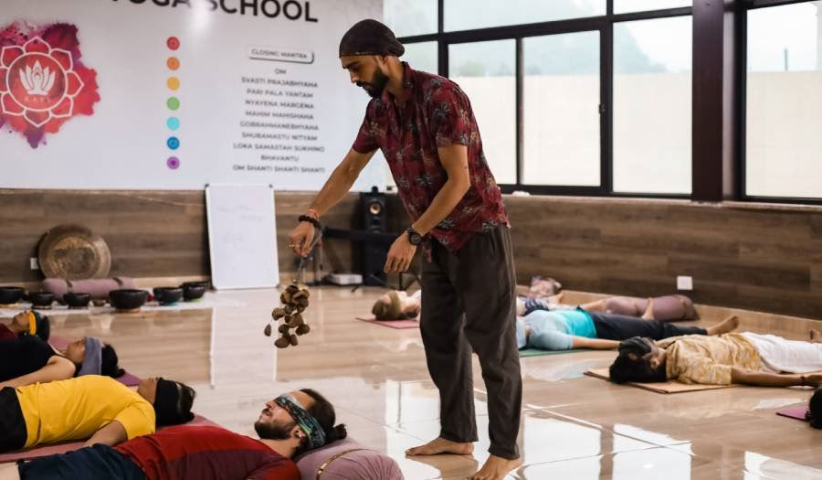 100 uur Sound Healing-docententraining in Rishikesh