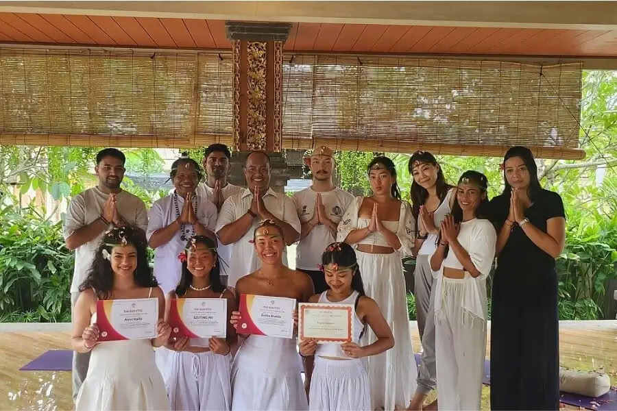 100-uurs yogadocentenopleiding