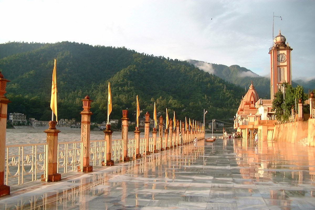200-uurs Hatha Vinyasa yogadocentenopleiding
