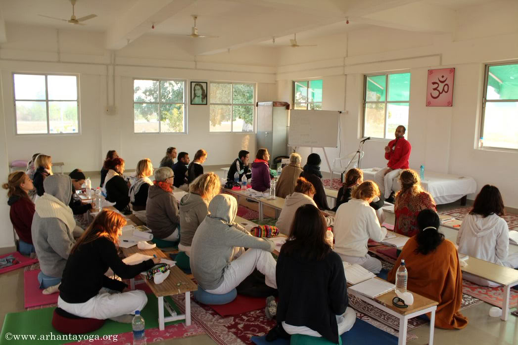Leg een stevige basis: 200-urige yogacertificering in India 2026