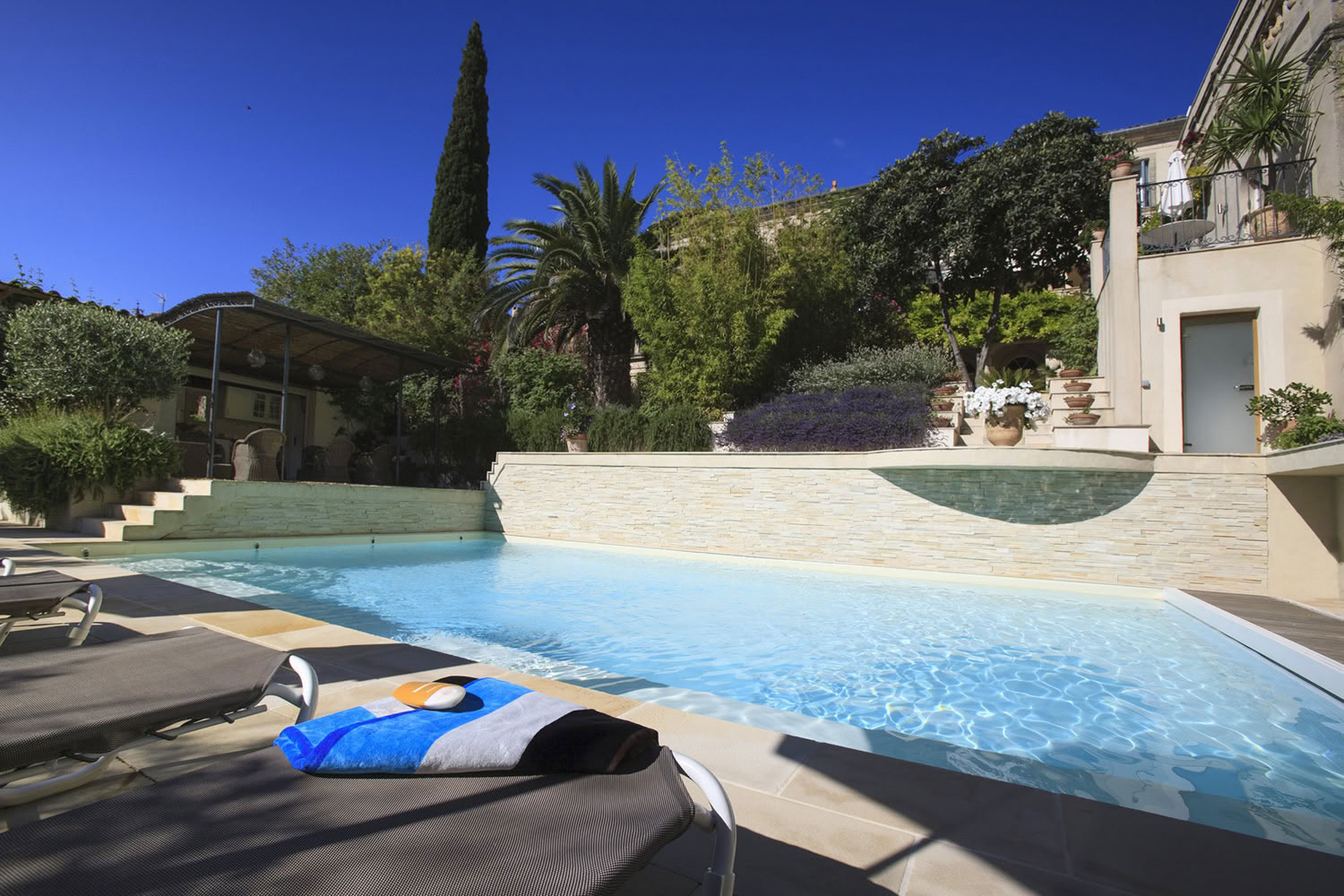 Cinq & Sept Gay Resort