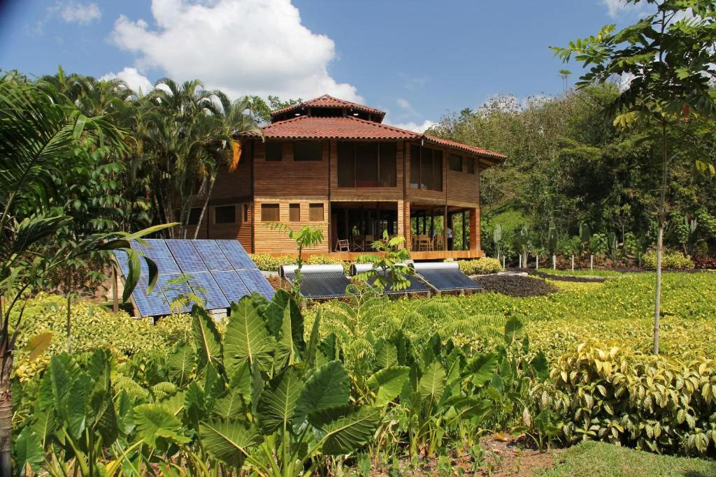 Macaw Lodge