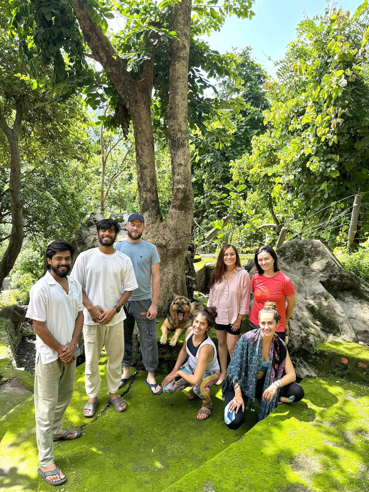 Abhyasa Yogmath | Traditioneel yoga- en meditatie-ashram in Rishikesh, India