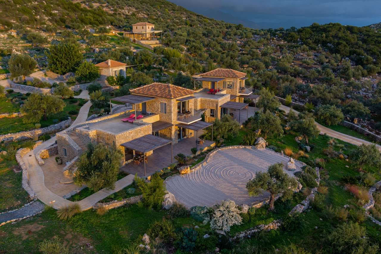 Zen Rocks Mani