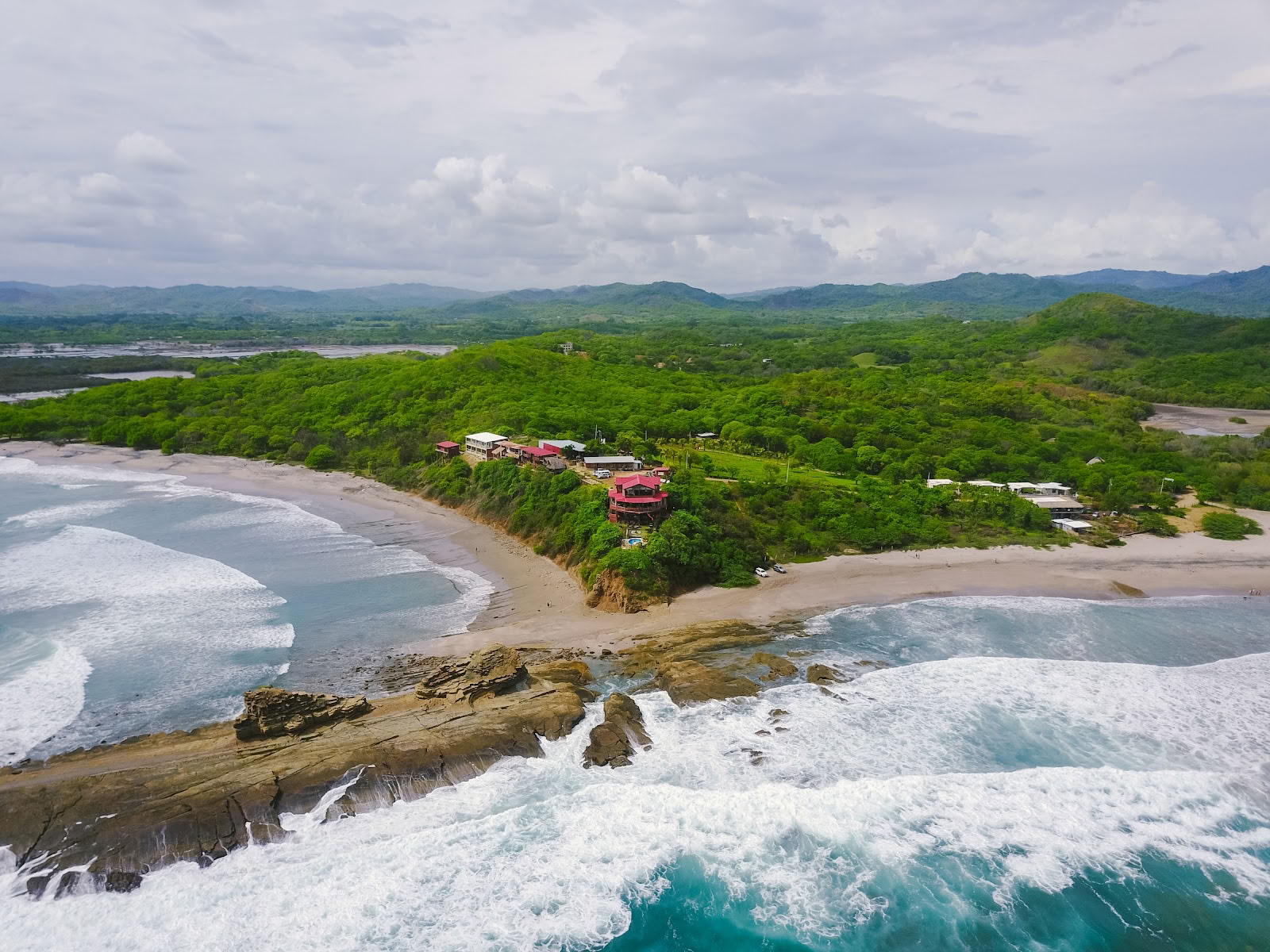 Magnific Rock - Surfresort & Yoga-retraite Nicaragua