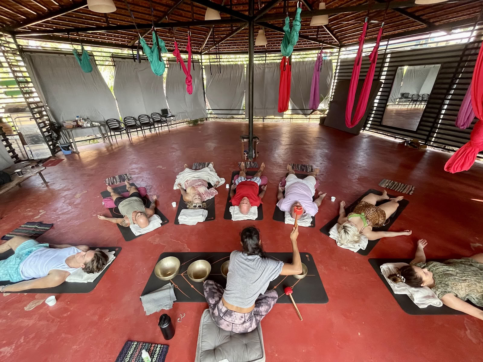 OM Studio Agonda - Aerial Yoga en Sound Healing in Goa