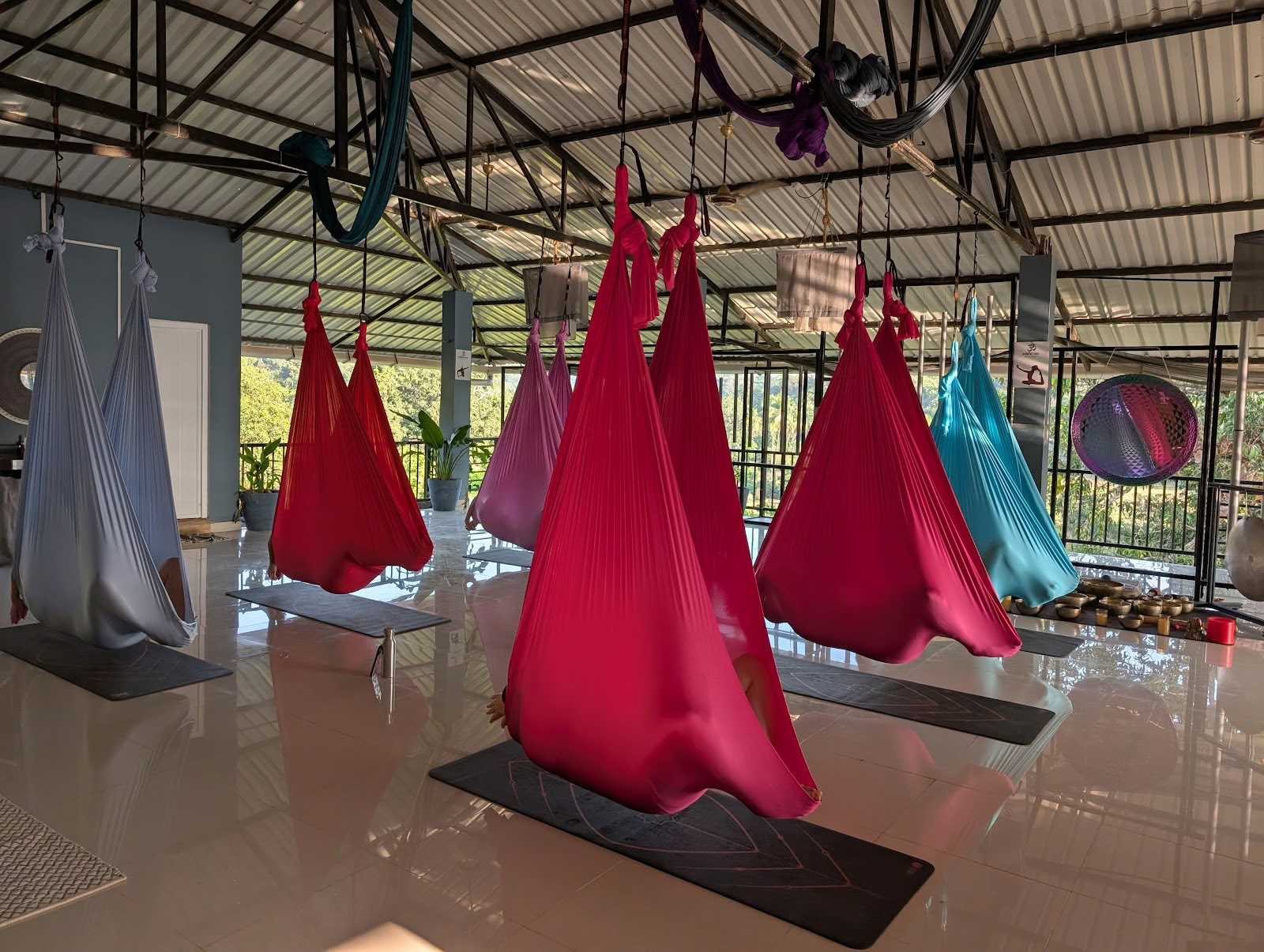 OM Studio Agonda - Aerial Yoga en Sound Healing in Goa