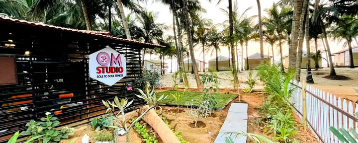 OM Studio Agonda - Aerial Yoga en Sound Healing in Goa