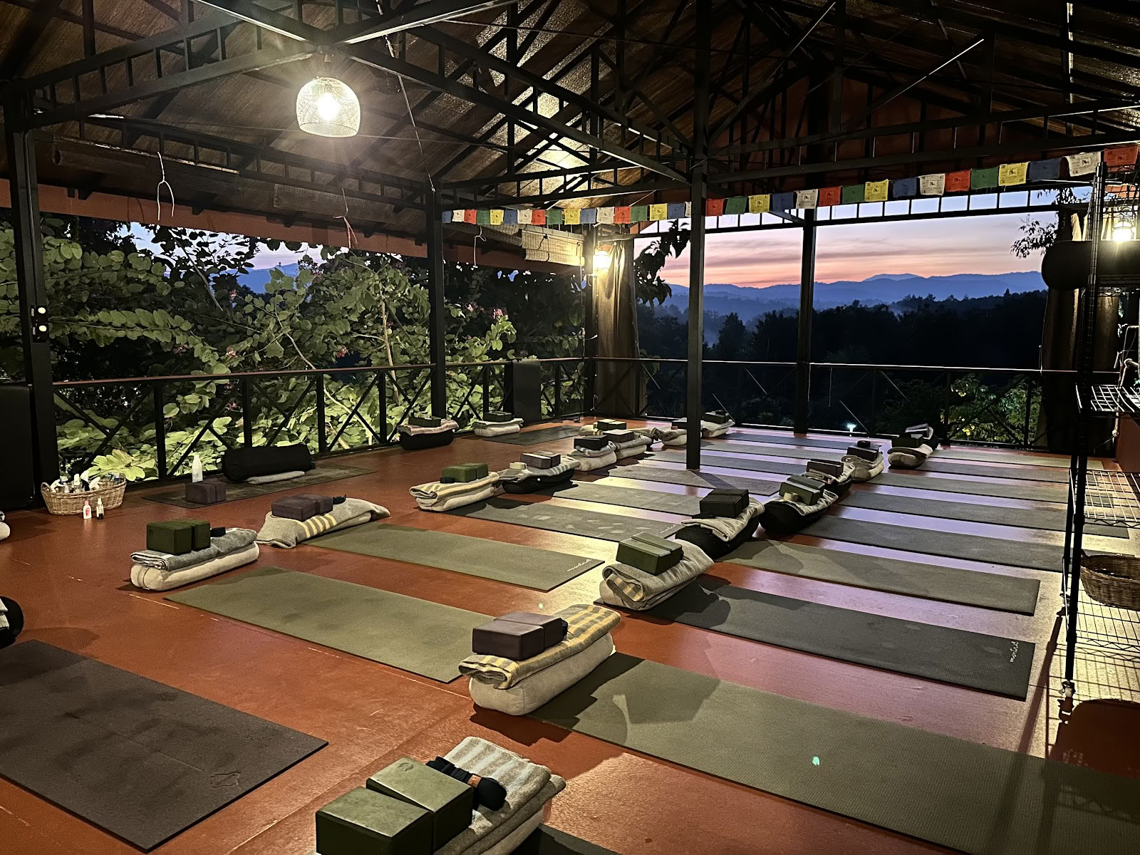 Ware Natuur Chiang Mai - Yoga- en Meditatieverblijf Retreat