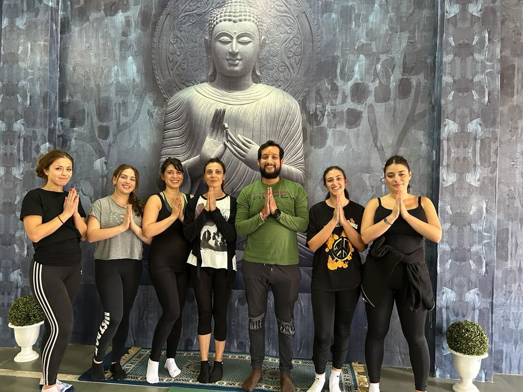 Zonneschijnyoga / Beste yogalessen in Amritsar / Yogalessen in Amritsar / Yoga in Amritsar