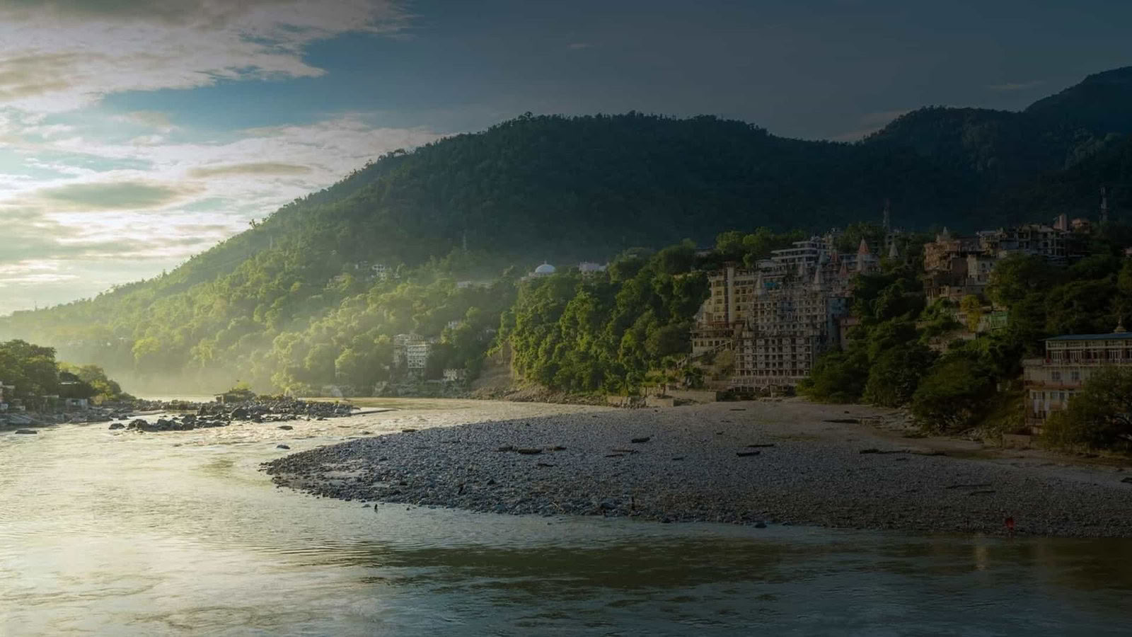 Drishti Yogaschool - Beste yogalerarenopleiding in Rishikesh