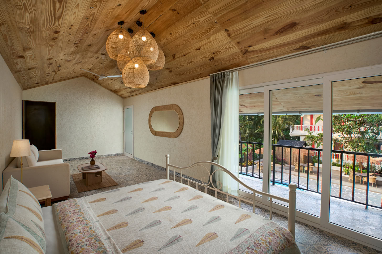 LaRiSa Resort, Morjim