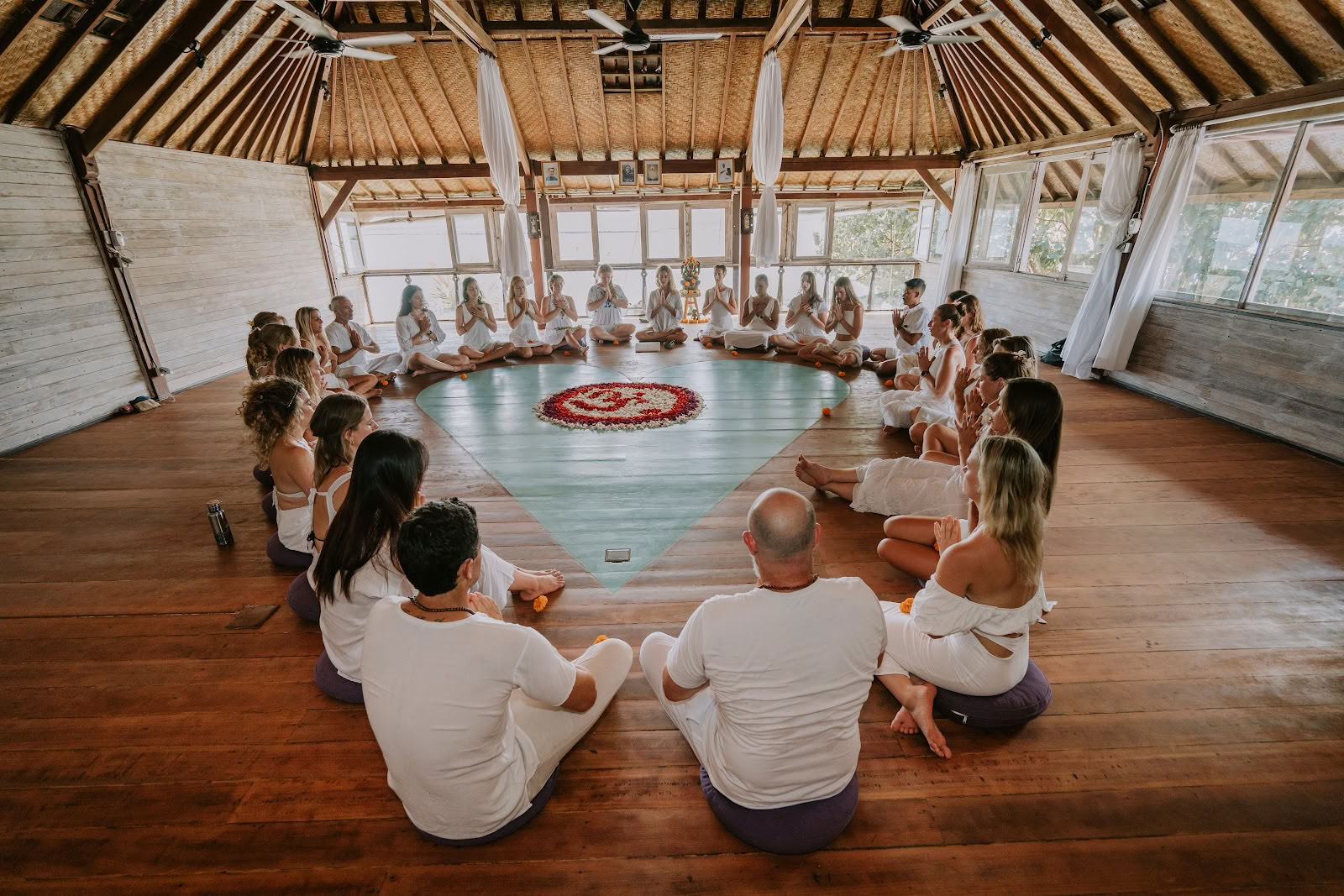 Santosha Yoga + Pilates Instituut