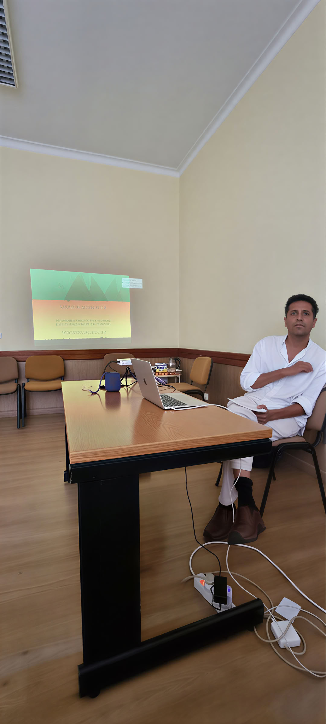 Dr. Ameet Aggarwal ND, natuurgeneeskundig arts, homeopaat, psychotherapeut