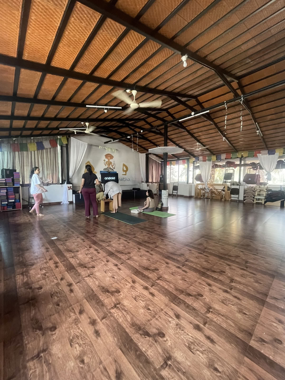 Yoga met Srinatha Mysore, India - Ashtanga | Hatha | Iyengar Yogalerarenopleidingscentrum