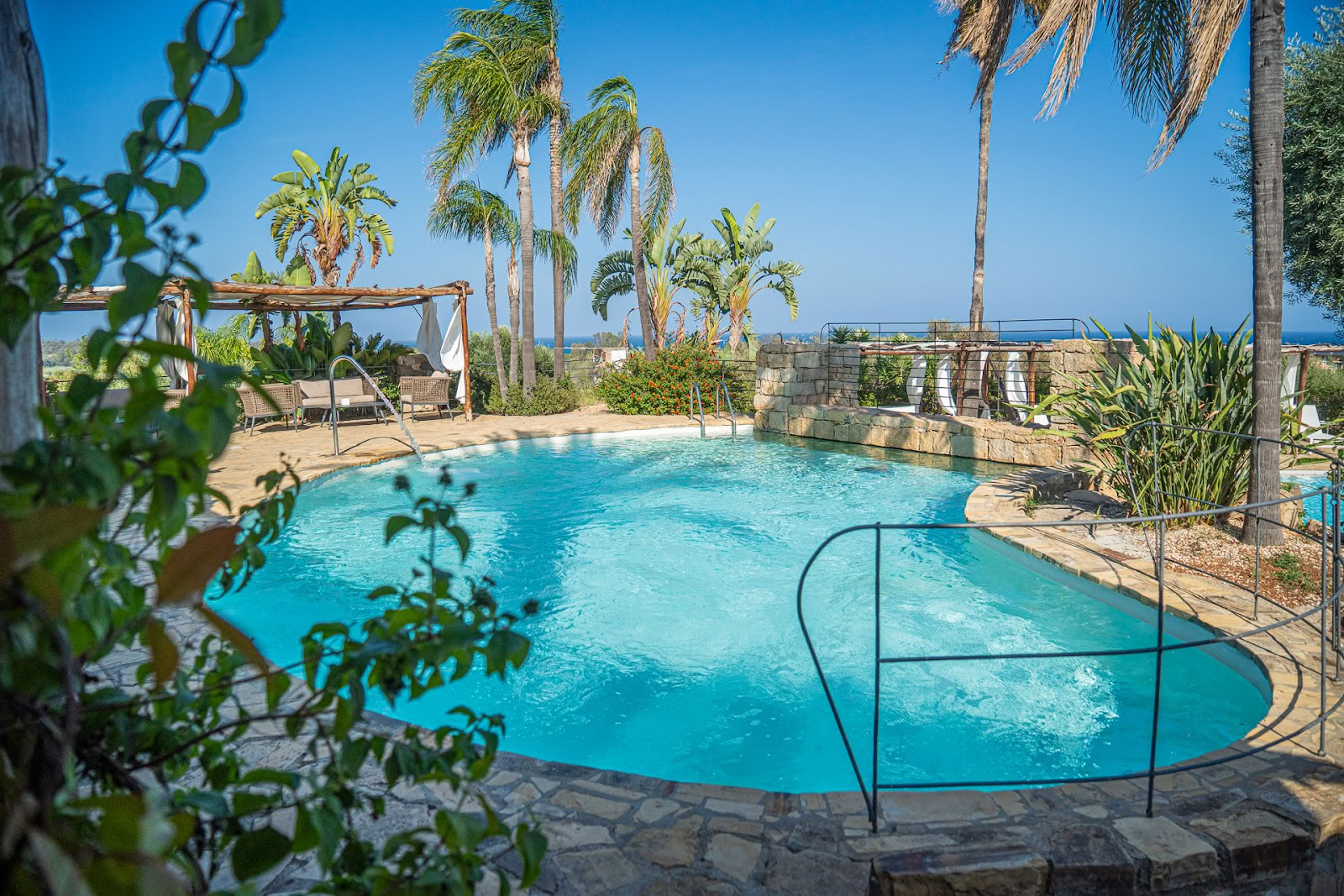 Felix Hotels – Galanias Hotel & Retraite