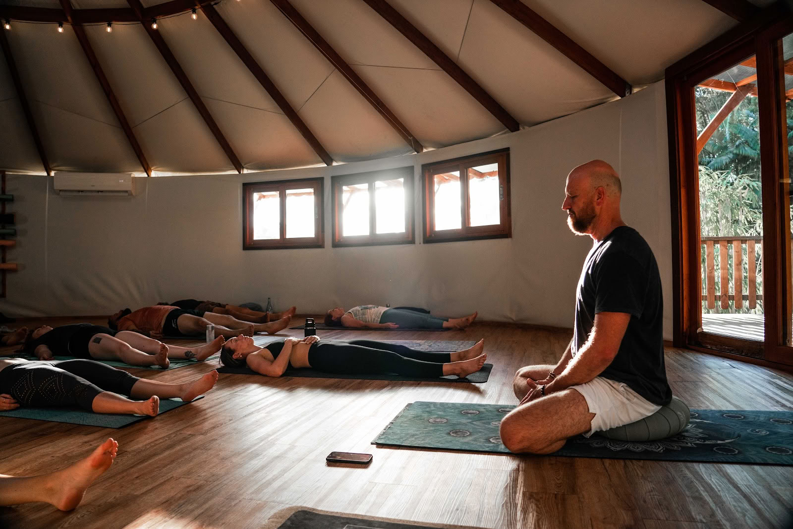 Geoff Rupp- Vind Je Rust - Vedische Meditatie - Vedische Astrologie - Himalayaanse Ademwerk - Ascending Minds Coaching