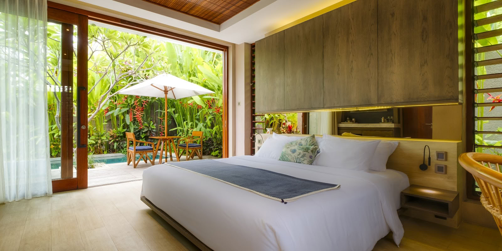 Hotel Komune en Beach Club Bali