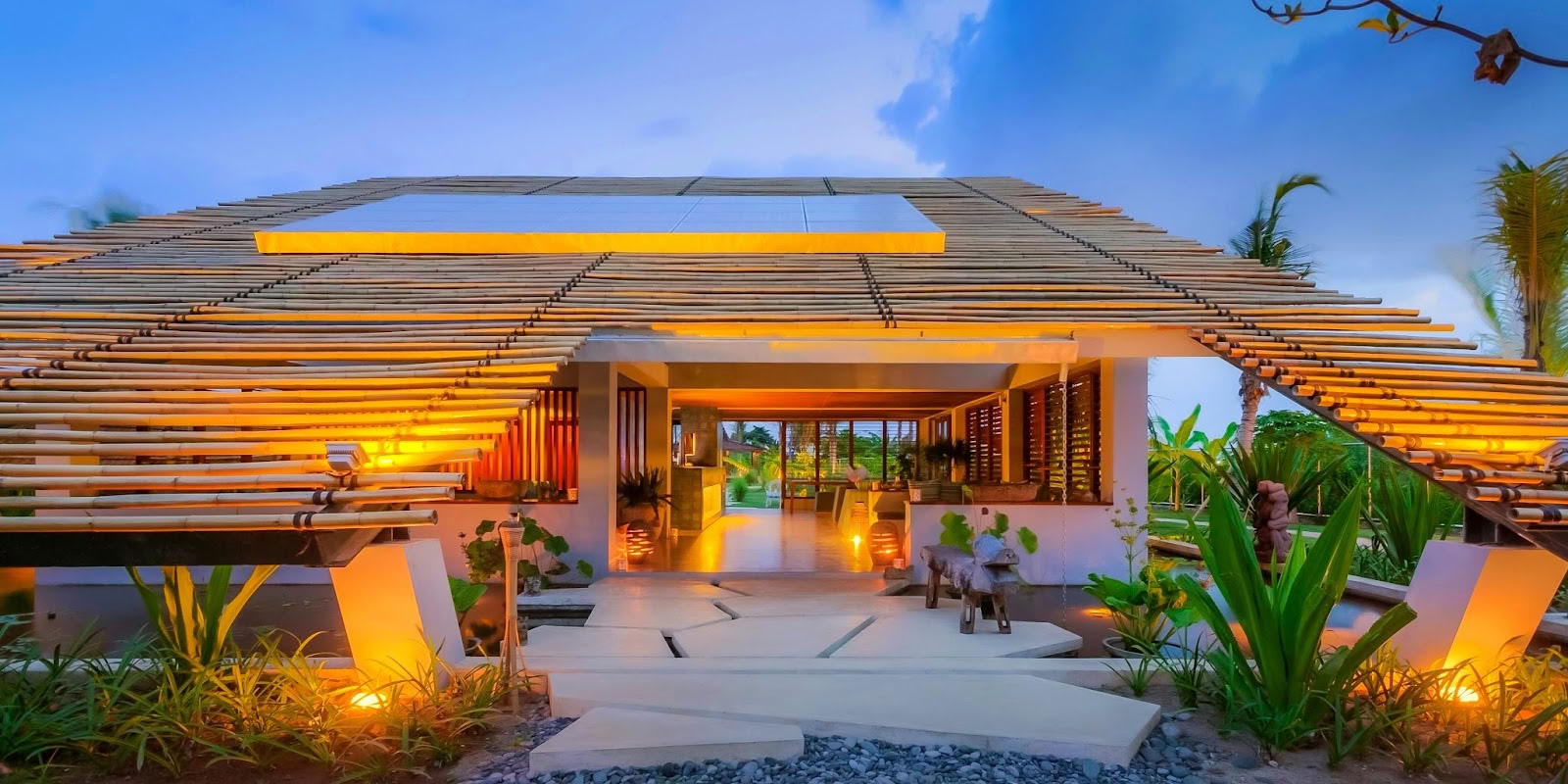 Hotel Komune en Beach Club Bali