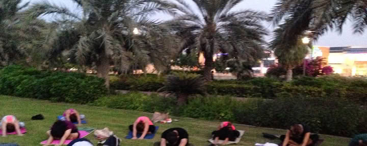 Gratis yogalessen voor de gemeenschap van Lakshya