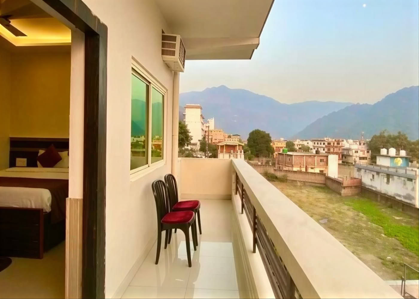 Rishikesh Vinyasa Yogashram