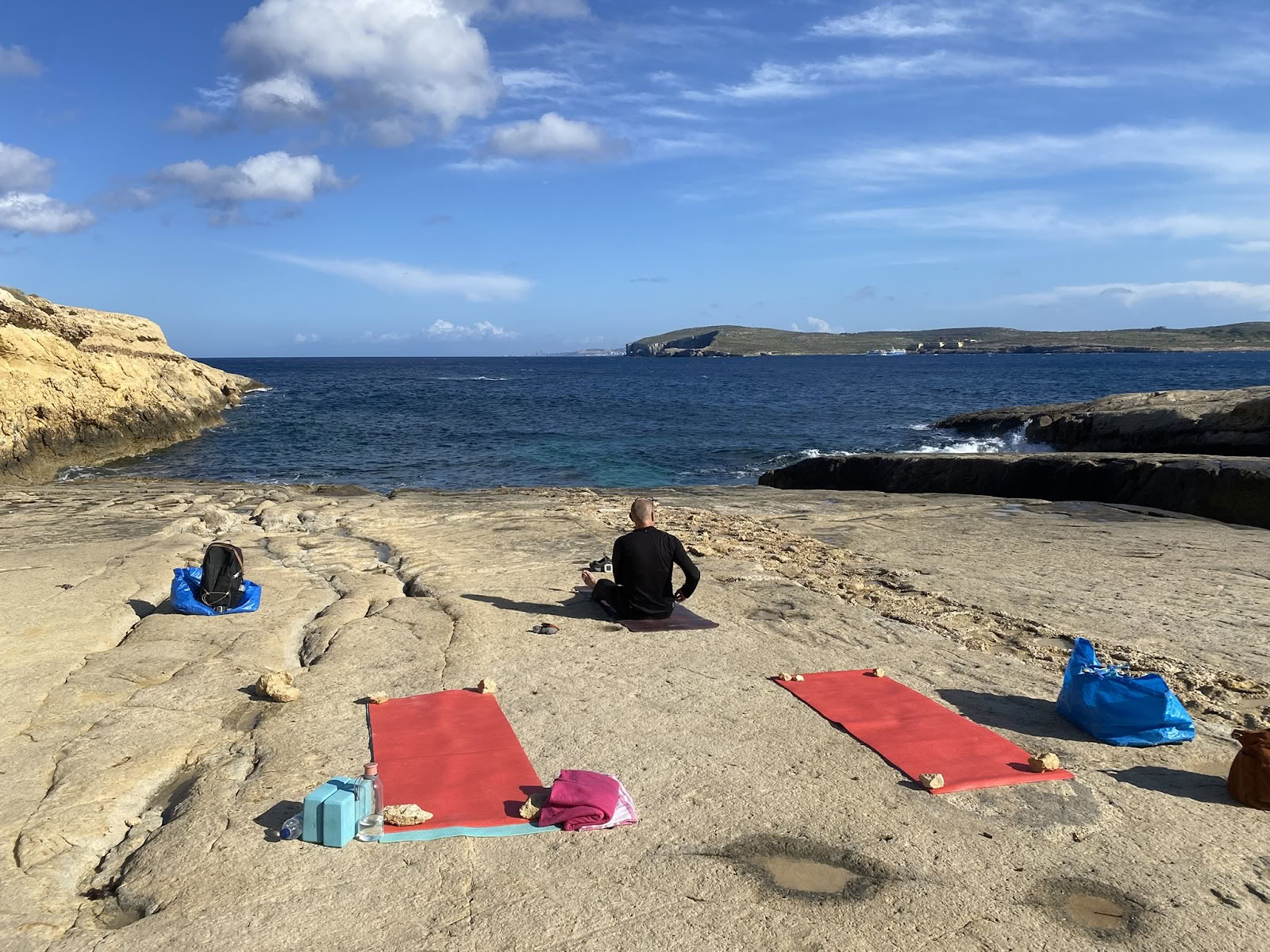 Gele Rots Yoga Gozo