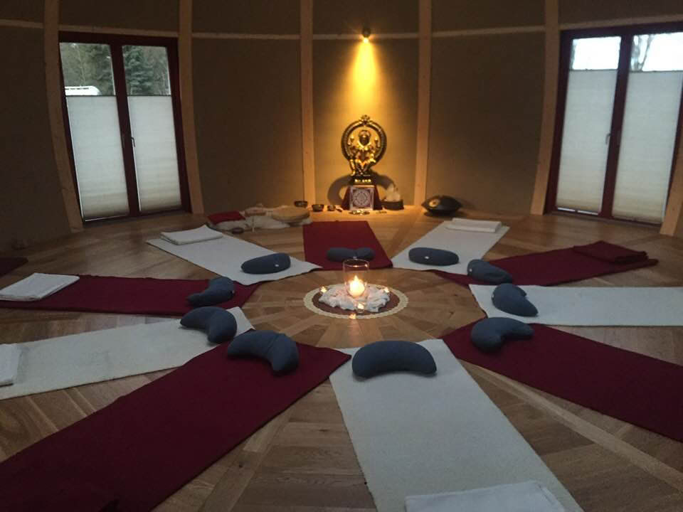 Yogini Dome - Geluidsruimte van Stilte / Retraite, Yoga & Meditatie