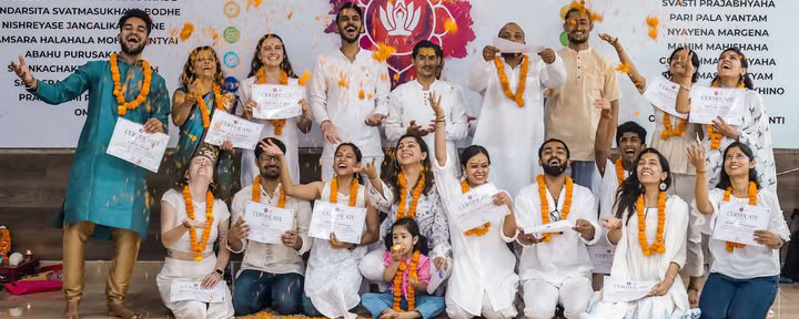 Rishikesh Ashtanga Yogaschool - Yoga TTC in Rishikesh