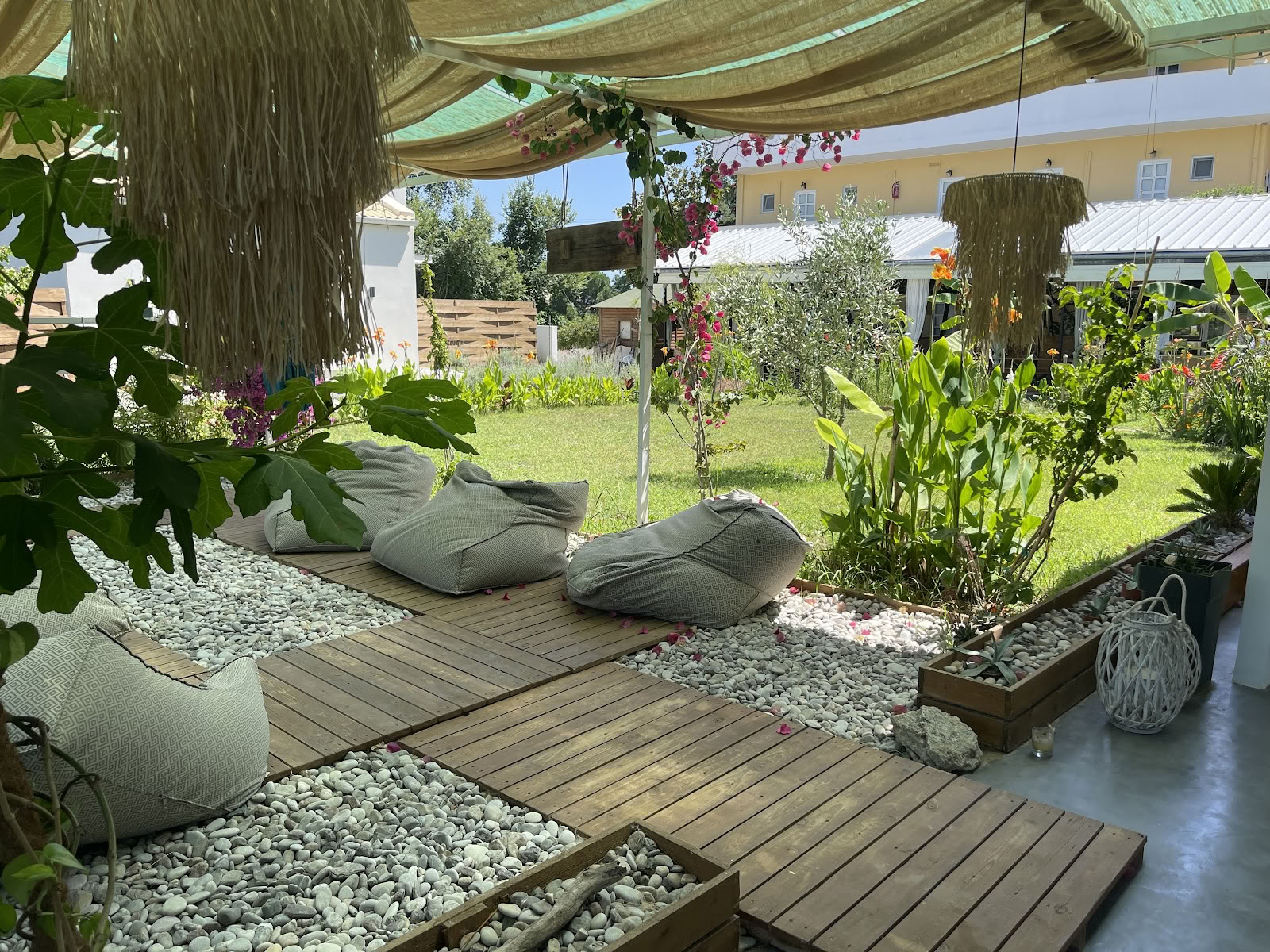 INEA YOGA School en Retreatcentrum