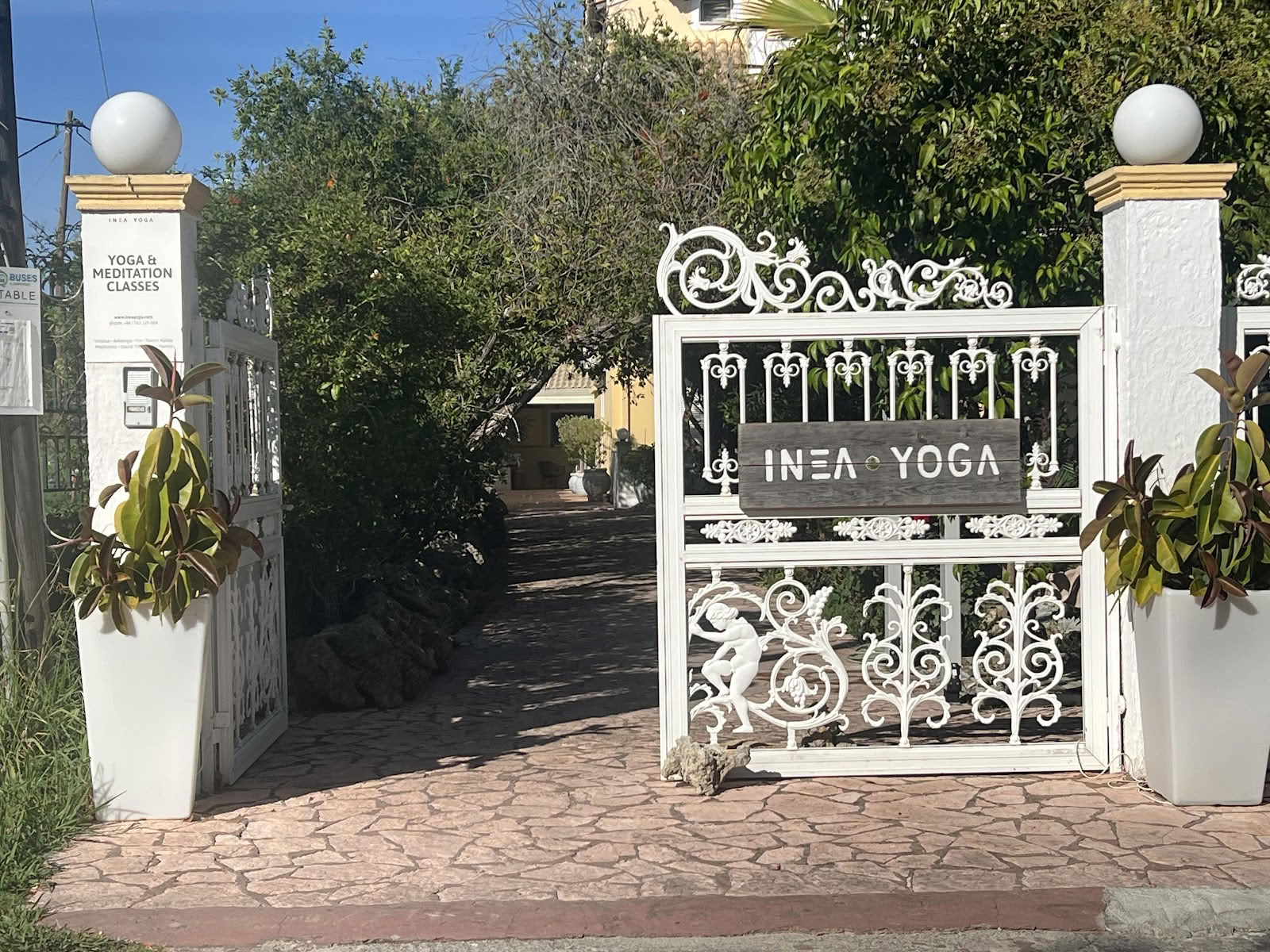 INEA YOGA School en Retreatcentrum