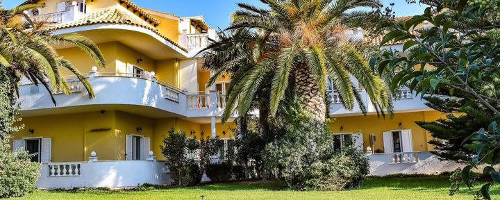 INEA YOGA School en Retreatcentrum