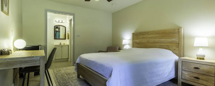 LGH: Queen Bed