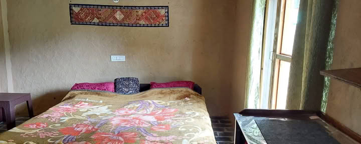 Basic Comfort *Washroom Non-attached (Double Occupancy for couple)