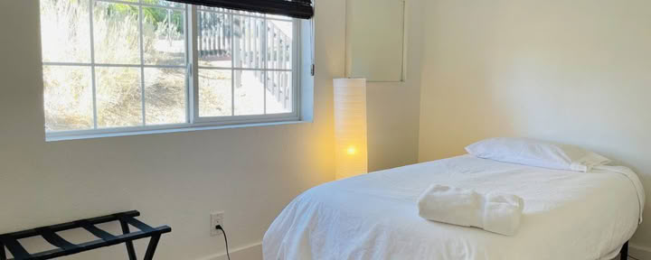 Private Room, Shared Bathroom