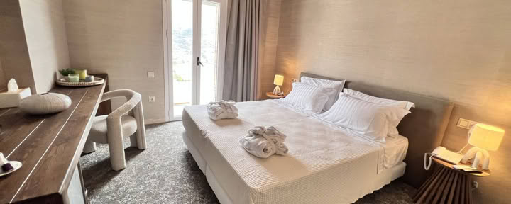 Luxe Kamer met Diep Zwembad