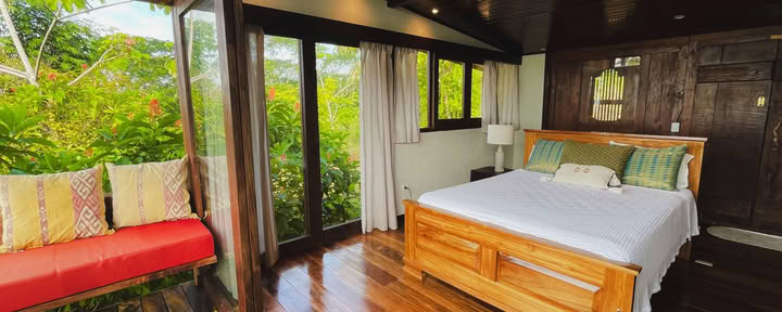Tortuga Room