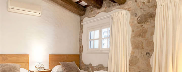 Retreat in Suite “The Grey Room” (Bed 02)