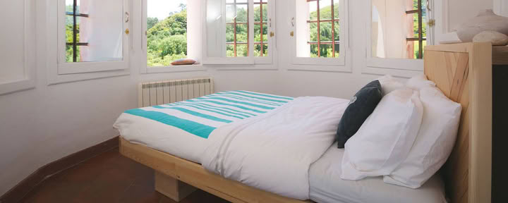 Single Room, Shared Bathroom