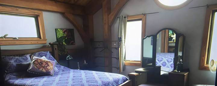 Deluxe Private - Queens Lair