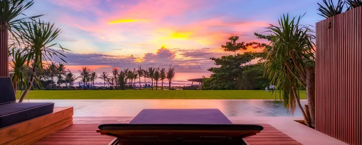 Beachfront Pool Suite