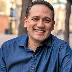 Ernesto Cisneros
