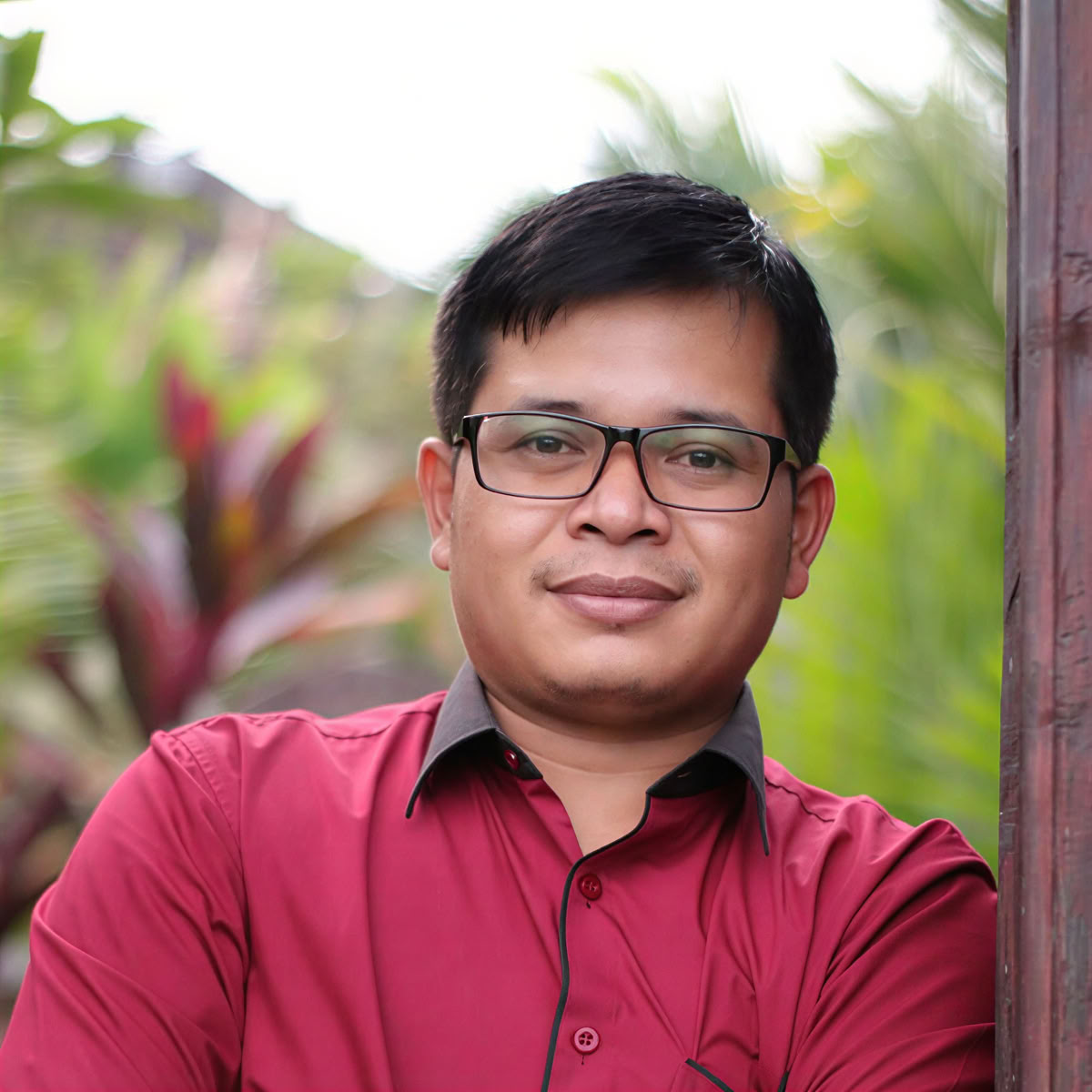 Dr. Komang Sumertawan